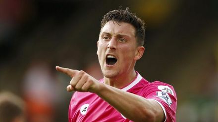 Tommy Elphick (ENG)